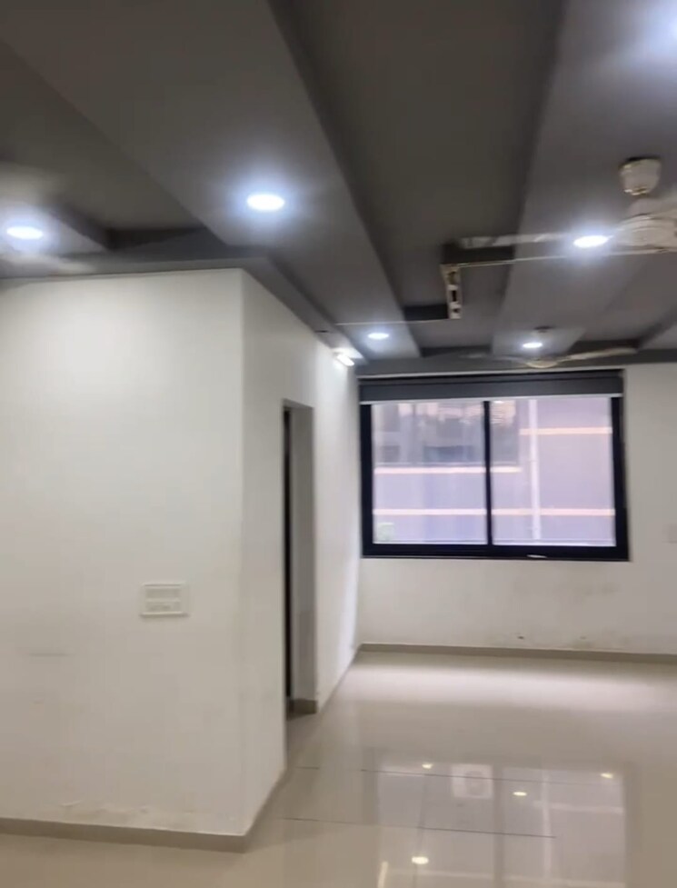 Team Area, venus-benecia Commercial Office Space 711 Sq.Ft. In Bodakdev Ahmedabad 9563013