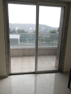 Room in 3 BHK Apartment at Axis Paradigm Whistling Meadows, Paud Road – for Rent