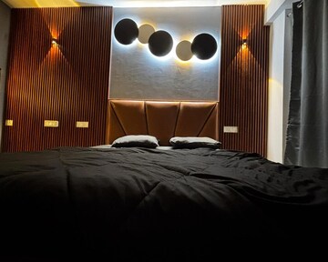 Bedroom in Studio Apartment at Sector 4 Greater Noida – for Rent