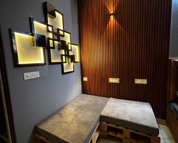 Bedroom in Studio Apartment at Sector 4 Greater Noida – for Rent