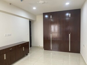 Room in 4 BHK Apartment at Mahindra Windchimes, Bannerghatta Road – for Rent