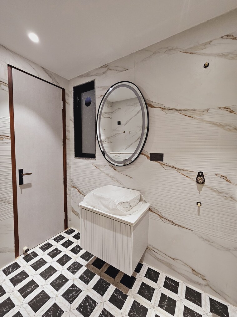 Master Bedroom, ss-southend-floors 4 Bedroom 280 Sq.Yd. Builder Floor In South City 2 Gurgaon 9563773