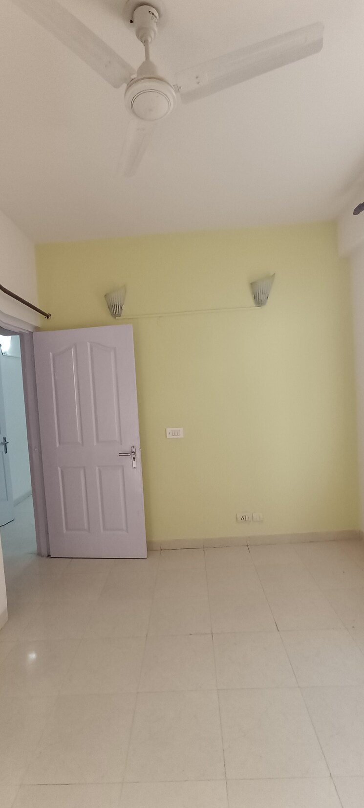 Room, tulip-orange 3 Bedroom 1437 Sq.Ft. Apartment In Sector 70 Gurgaon 9563758