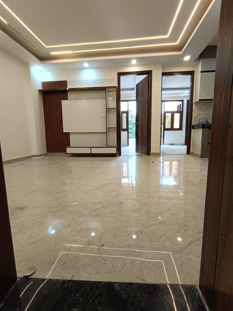 Room, shivalik colony 3 Bedroom 1800 Sq.Ft. Builder Floor In Shivalik Colony Delhi 9563790