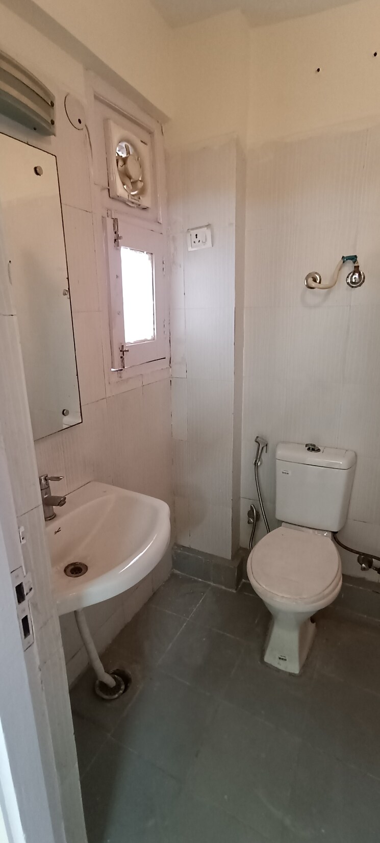 Bathroom, tulip-orange 3 Bedroom 1437 Sq.Ft. Apartment In Sector 70 Gurgaon 9563758