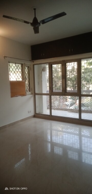 Room in 3 BHK Apartment at DDA Rosewood Apartments, Vasant Kunj – for Rent