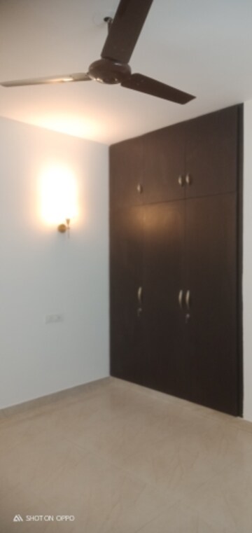 Furnished Amenities in 3 BHK Apartment at DDA Rosewood Apartments, Vasant Kunj – for Rent