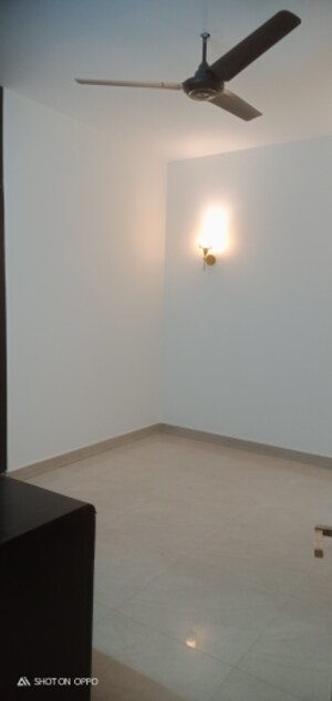 Room in 3 BHK Apartment at DDA Rosewood Apartments, Vasant Kunj – for Rent