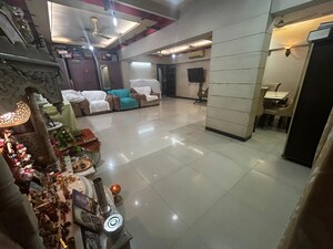 Parking in 2 BHK Apartment at Mit Niketan, Kandivali East – for Rent