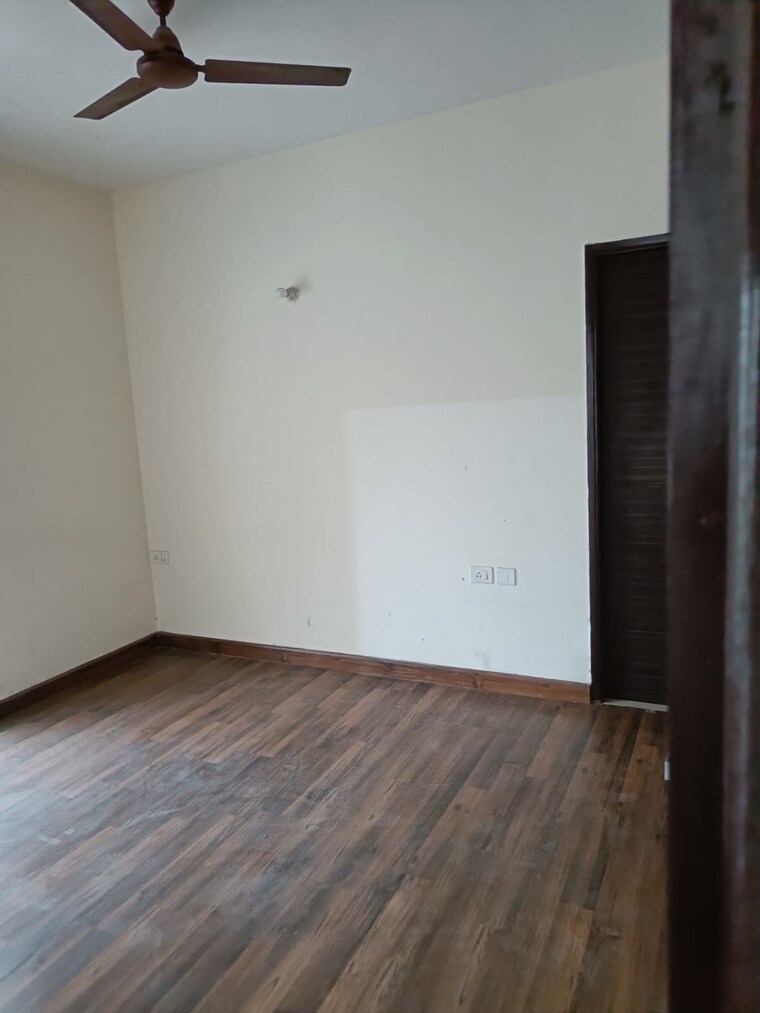 Room, amrapali-golf-homes 2 Bedroom 945 Sq.Ft. Apartment In Sector 4 Greater Noida Greater Noida 9563872