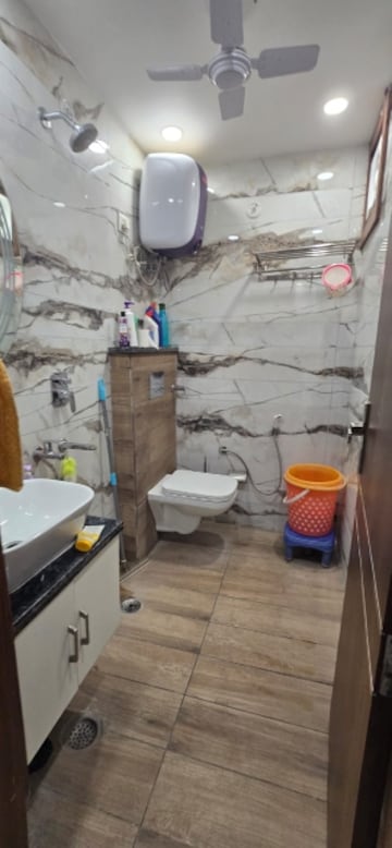 Master Bedroom in 2 BHK Builder Floor at Om Vihar – for Rent