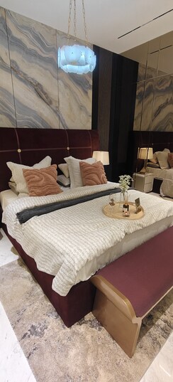 4 BHK Apartment For Sale in One Luxe Veena Devloper 