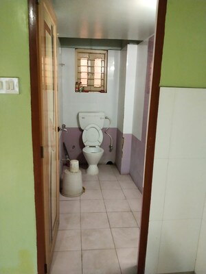 Bathroom in 6+ BHK Independent House at Chinar Park – for Sale