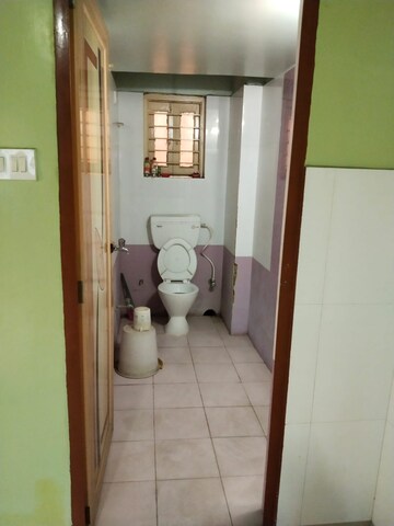 Bathroom in 6+ BHK Independent House at Chinar Park – for Sale