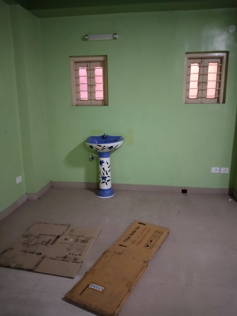 Room, chinar park 6+ Bedroom 8640 Sq.Ft. Independent House In Chinar Park Kolkata 9563901