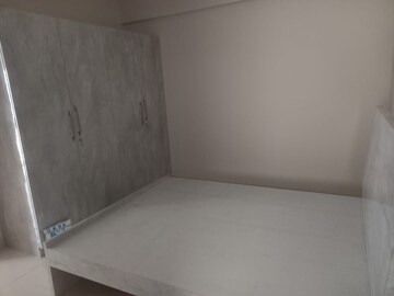 Room in 1 BHK Apartment at Cooke Town – for Rent