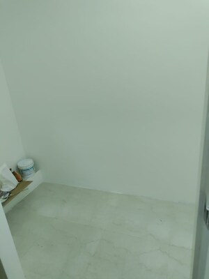 Room in 2 BHK Apartment at L&T Crescent Bay T2, Parel – for Rent