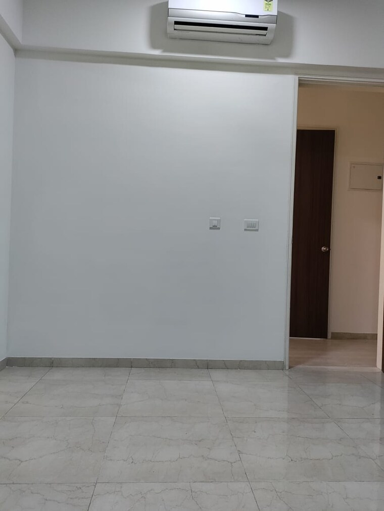 Room, l-t-crescent-bay-t2 2 Bedroom 900 Sq.Ft. Apartment In Parel Mumbai 9563904