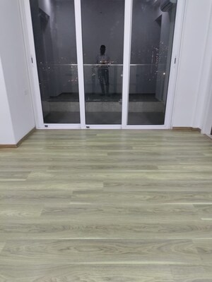 Room in 2 BHK Apartment at L&T Crescent Bay T2, Parel – for Rent