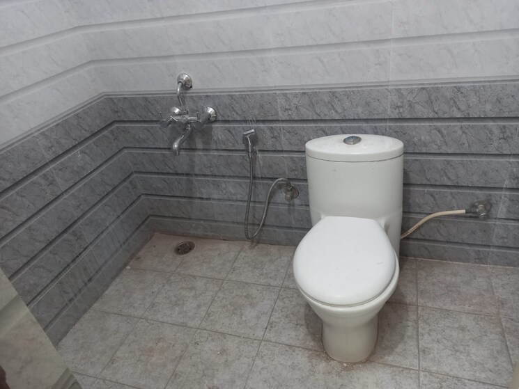 Bathroom, cooke town 2 Bedroom 800 Sq.Ft. Apartment In Cooke Town Bangalore 9563922