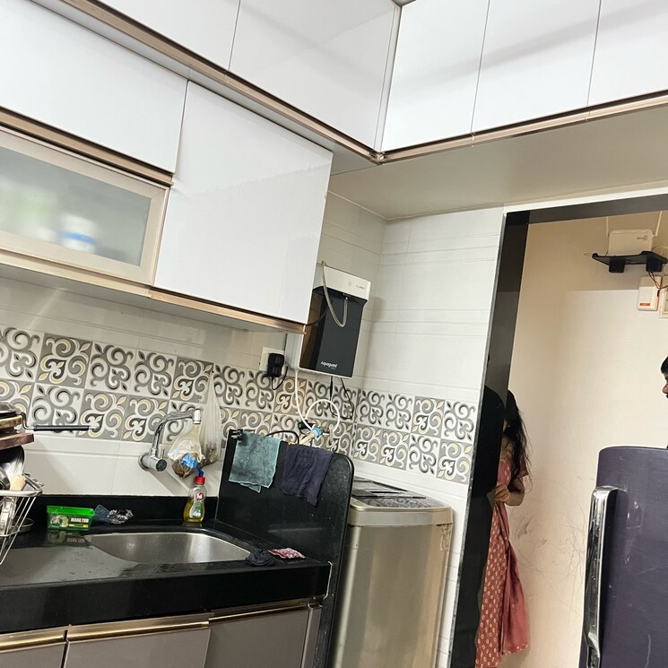 Team Area, brahmand-phase-8 1 Bedroom 555 Sq.Ft. Apartment In Kiran Mill Colony Thane 9563945