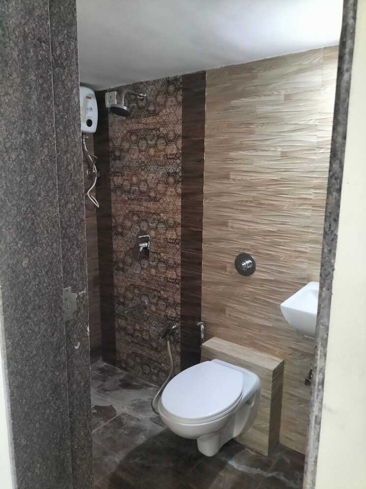 Bathroom, vardhman-gardens 2 Bedroom 650 Sq.Ft. Apartment In Balkum Pada Thane 9563961