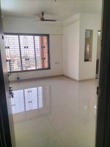 Room in 2 BHK Apartment at Vardhman Gardens, Balkum Pada – for Rent