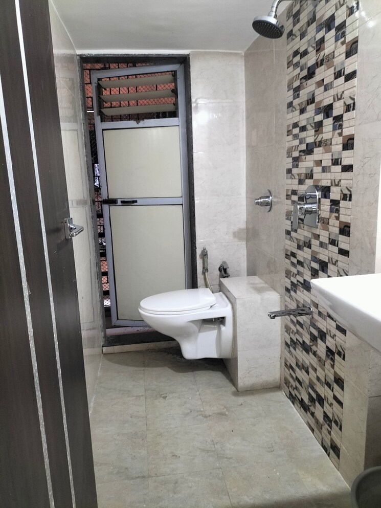 Bathroom, vardhman-gardens 2 Bedroom 650 Sq.Ft. Apartment In Balkum Pada Thane 9563961
