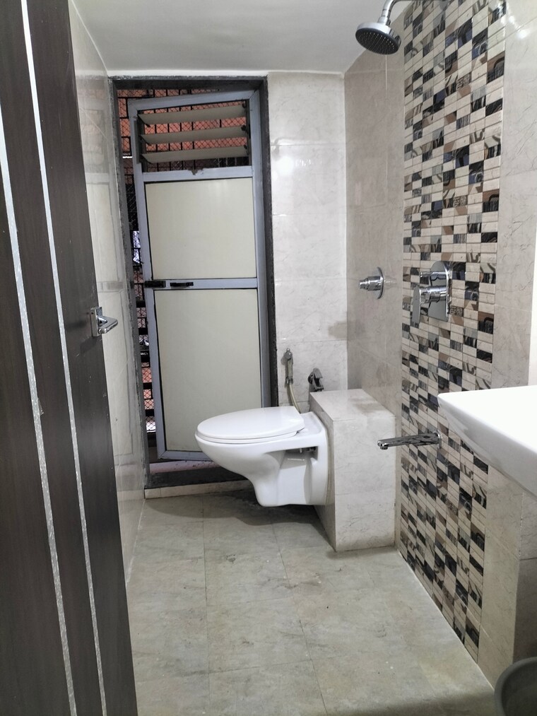 Bathroom, vardhman-gardens 2 Bedroom 650 Sq.Ft. Apartment In Balkum Pada Thane 9563961