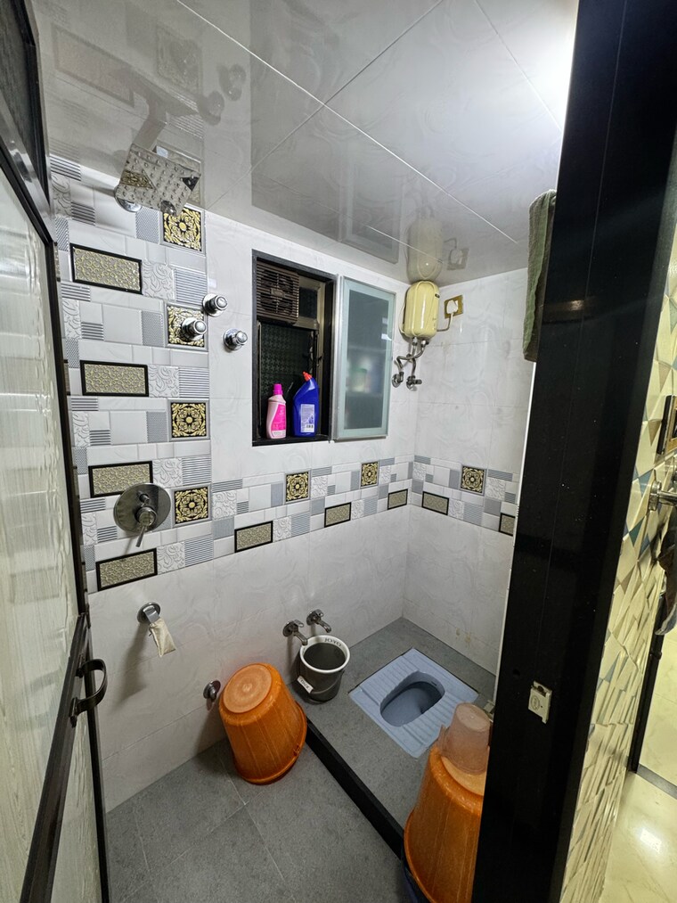 Bathroom, anand-sarita-chs 3 Bedroom 655 Sq.Ft. Apartment In Sector 7 Thane 9563965