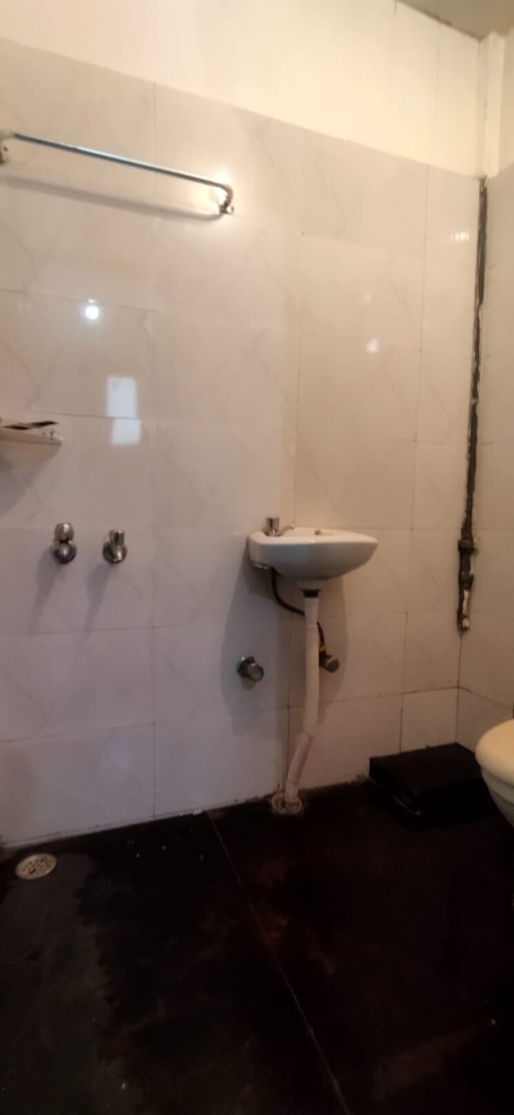 Bathroom, rwa-jasola-sector-8-sfs-flat 1 RK 350 Sq.Ft. Apartment In Jasola Delhi 9563952
