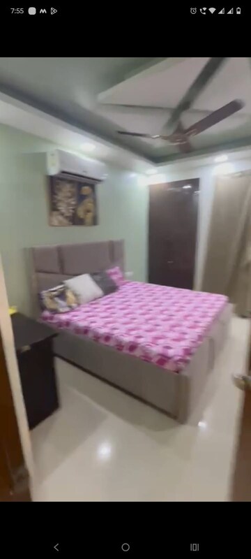 Bedroom in 2.5 BHK Apartment at Ajnara Homes, Sector 16b Greater Noida – for Rent