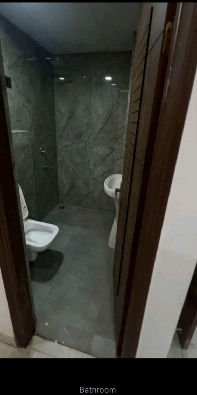 Bathroom, rps-palms 3 Bedroom 919 Sq.Ft. Builder Floor In Sector 88 Faridabad 9563970