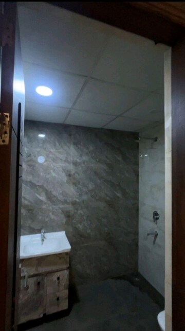 Bathroom in 3 BHK Builder Floor at Rps Palms, Sector 88 – for Rent
