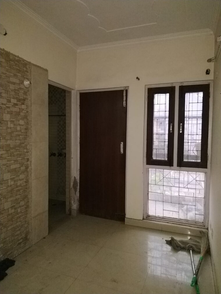Room, jasola vihar 1 Bedroom 516 Sq.Ft. Apartment In Jasola Vihar Delhi 9563971