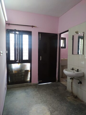 Room in 1 BHK Apartment at Jasola Vihar – for Sale