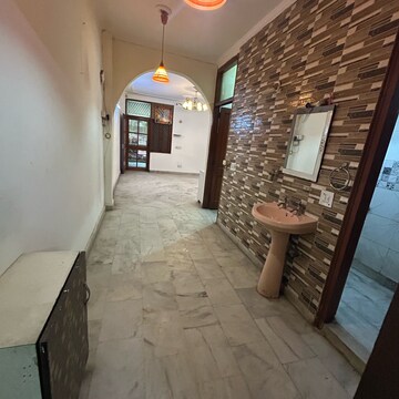  2 BHK Builder Floor at Arjun Nagar – for Sale