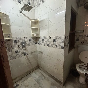 Attached Bathroom in 2 BHK Builder Floor at Arjun Nagar – for Sale