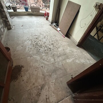 Balcony in 2 BHK Builder Floor at Arjun Nagar – for Sale