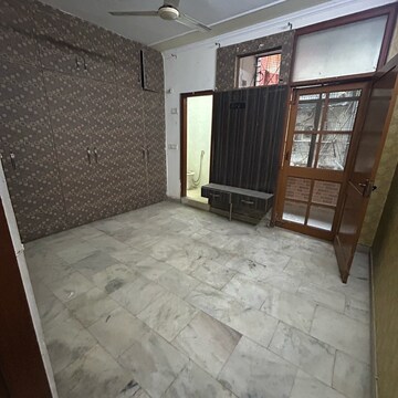 Room in 2 BHK Builder Floor at Arjun Nagar – for Sale