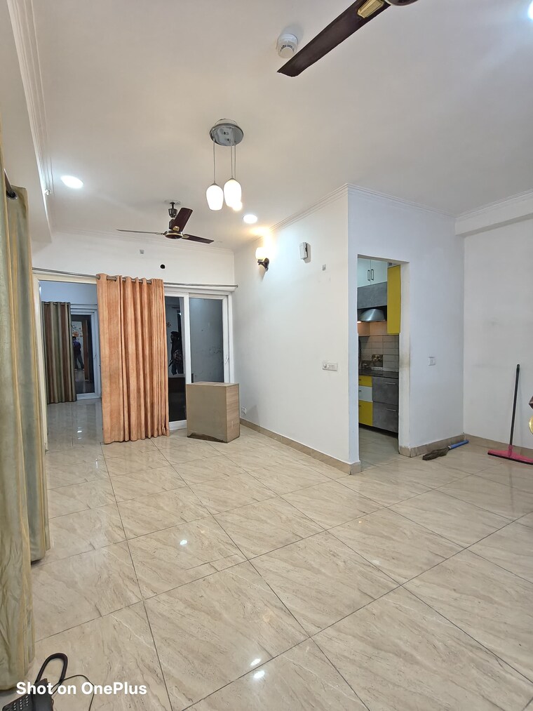 Room, gaur-city-2-14th-avenue 2 Bedroom 700 Sq.Ft. Apartment In Sector 16c Greater Noida Greater Noida 9563986