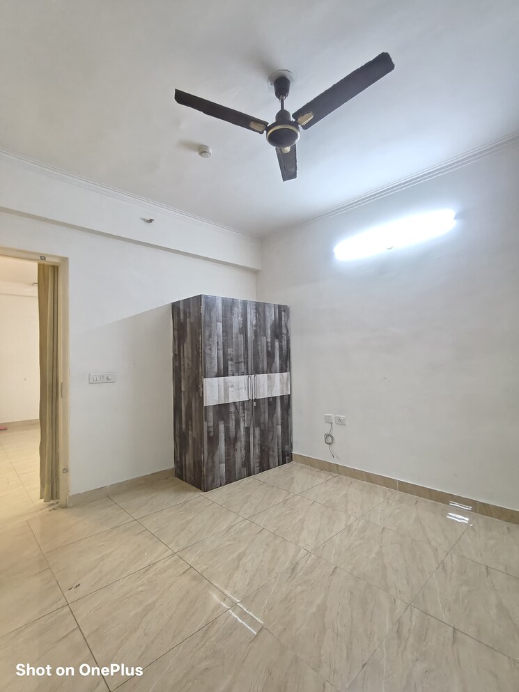 Room, gaur-city-2-14th-avenue 2 Bedroom 700 Sq.Ft. Apartment In Sector 16c Greater Noida Greater Noida 9563986