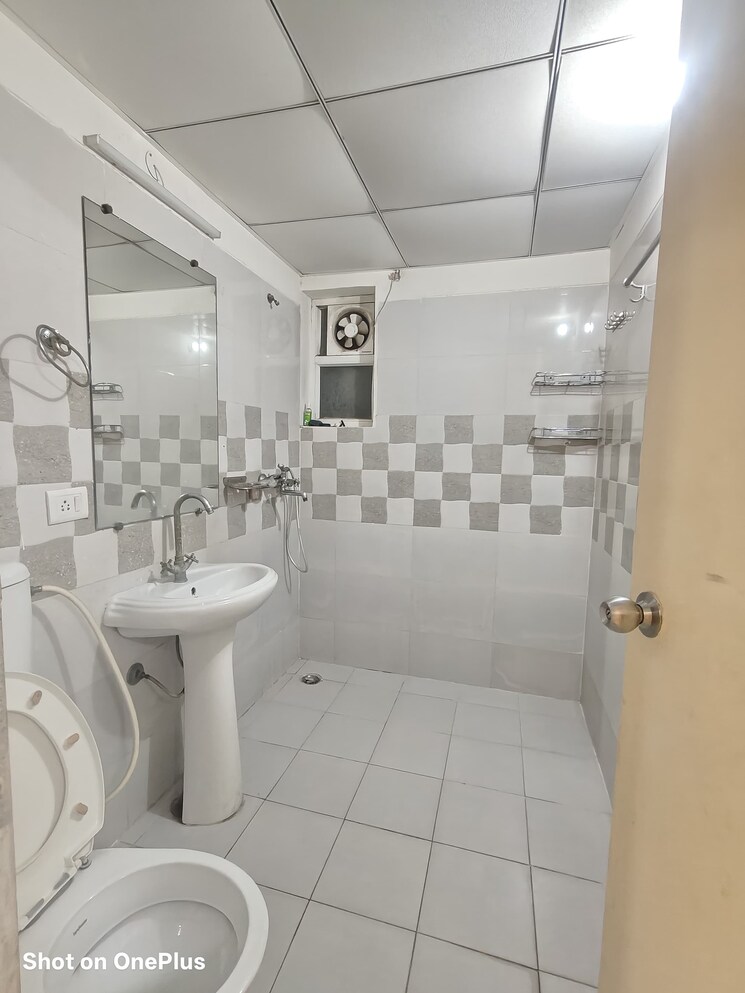 Bathroom, gaur-city-2-14th-avenue 2 Bedroom 700 Sq.Ft. Apartment In Sector 16c Greater Noida Greater Noida 9563986