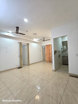 Room in 2 BHK Apartment at Gaur City 2 - 14th Avenue, Sector 16c Greater Noida – for Rent