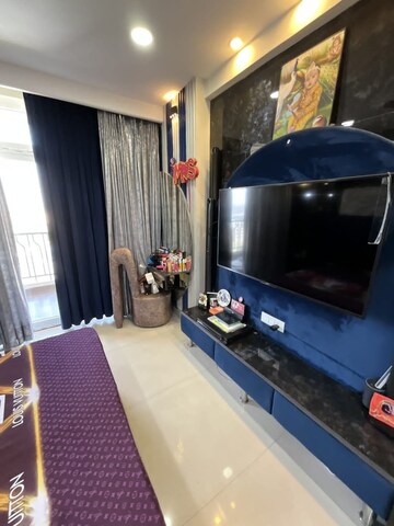 Room in 2 BHK Apartment at Vip Road – for Rent