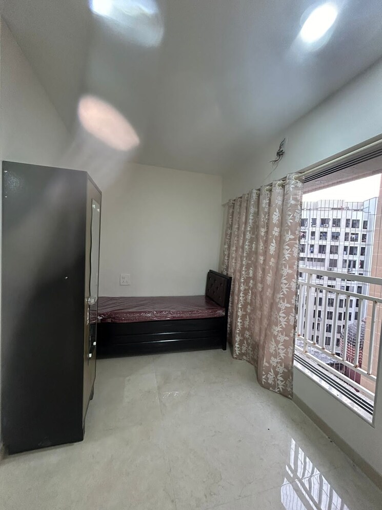 Room, andheri west 2 Bedroom 675 Sq.Ft. Apartment In Andheri West Mumbai 9564008