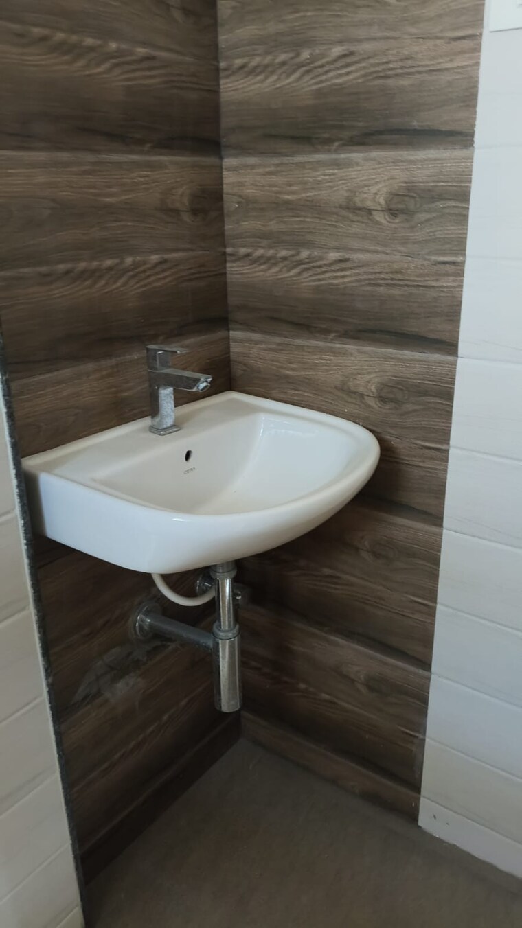 Bathroom, govandi 2 Bedroom 600 Sq.Ft. Apartment In Govandi Mumbai 9564012