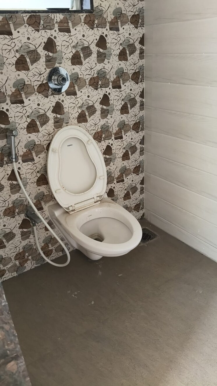 Bathroom, govandi 2 Bedroom 600 Sq.Ft. Apartment In Govandi Mumbai 9564012