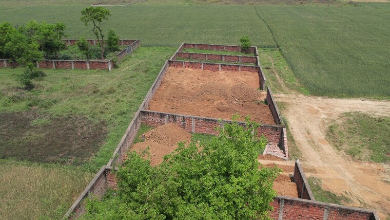 Garden, bihta  2400 Sq.Ft. Plot In Bihta Patna 9564029