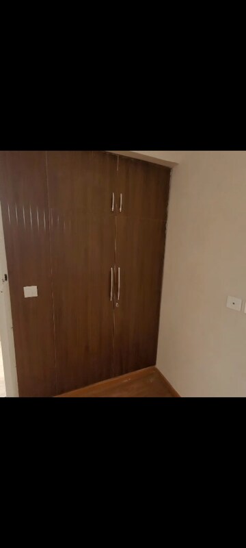 Furnished Amenities in 3 BHK Apartment at Amrapali Golf Homes, Sector 4 Greater Noida – for Rent